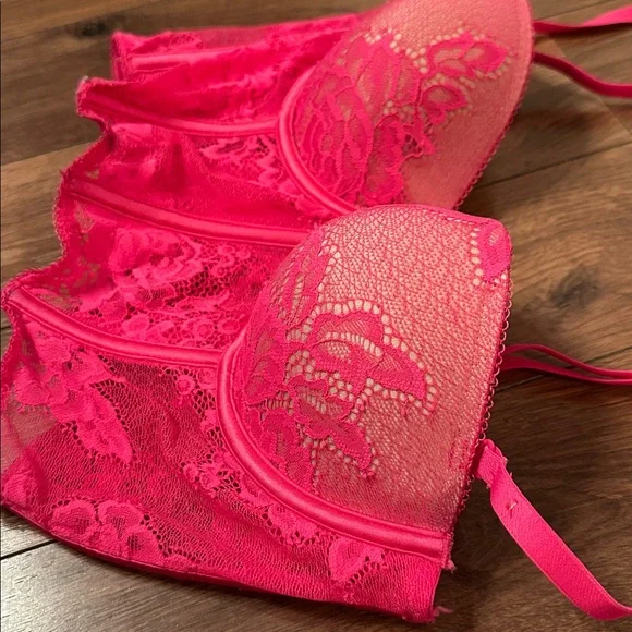 La Senza Bustier. Pink Lace. Medium. - Picture 2 of 4